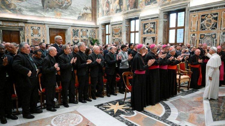 El Papa: El derecho canónico debe reflejar la imagen de la Iglesia