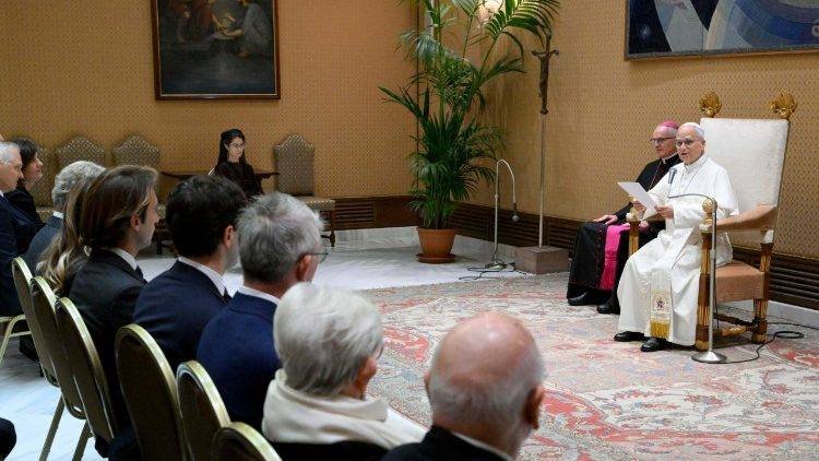 El Papa: «Poner la innovación tecnológica al servicio de la dignidad humana»