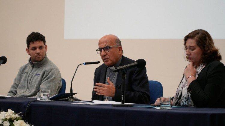 Cardenal Chomali: La política tiene la tarea insustituible de ser artífice de la paz