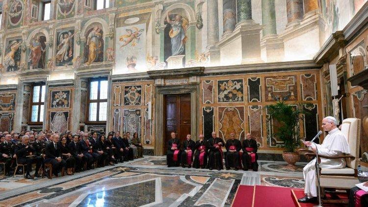 El Papa: La esperanza necesita respuestas tangibles y urgentes